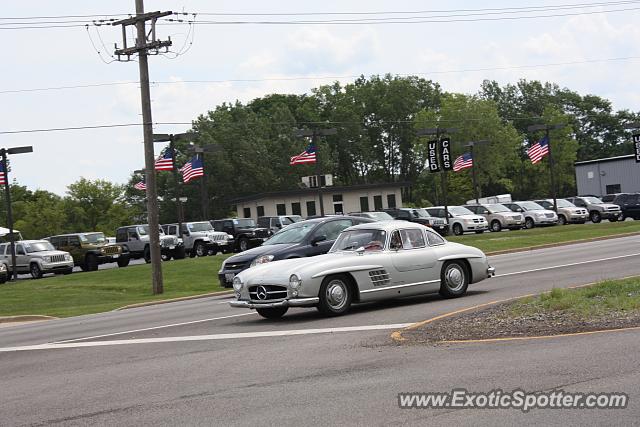 Mercedes 300SL spotted in Barrington, Illinois