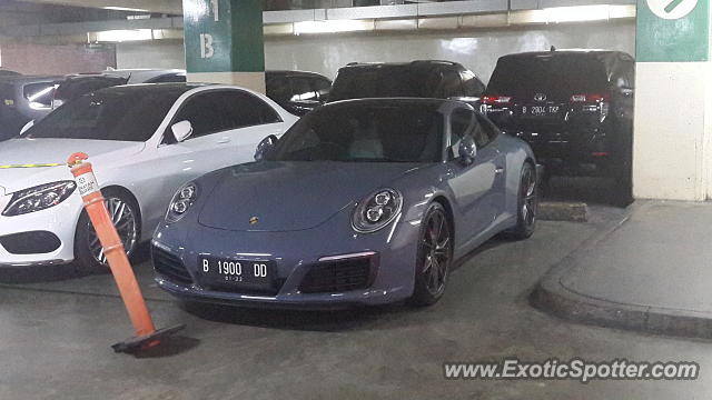 Porsche 911 spotted in Jakarta, Indonesia