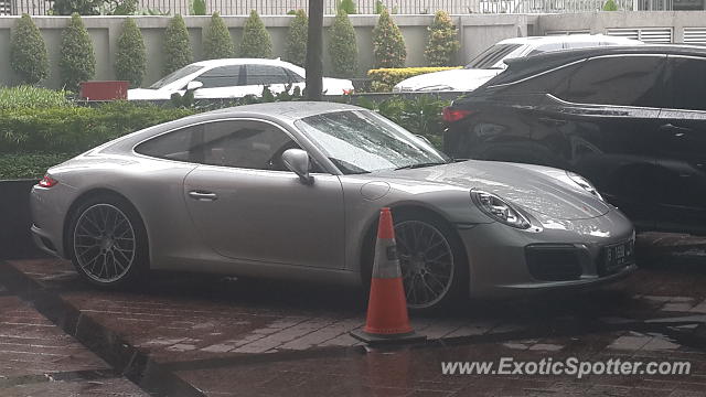 Porsche 911 spotted in Jakarta, Indonesia
