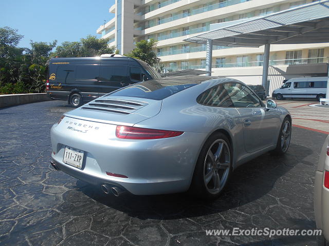 Porsche 911 spotted in Acapulco, Mexico