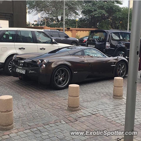 Pagani Huayra spotted in Kuwait City, Kuwait