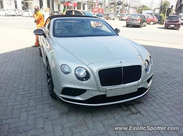Bentley Continental spotted in Lahore, Pakistan