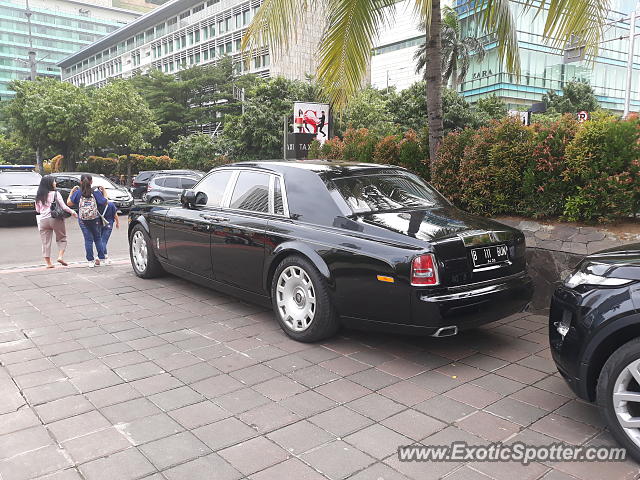 Rolls-Royce Phantom spotted in Jakarta, Indonesia