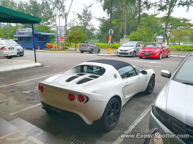 Lotus Elise spotted in Puchong, Malaysia