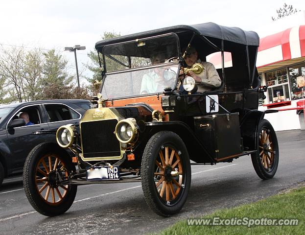 Other Vintage spotted in Bloomington, Indiana