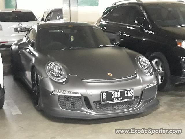 Porsche 911 GT3 spotted in Jakarta, Indonesia