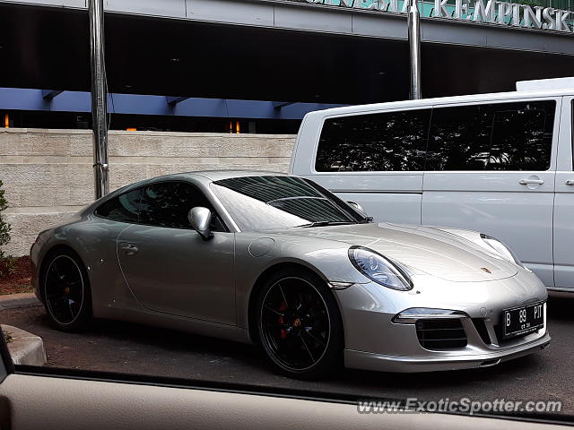 Porsche 911 spotted in Jakarta, Indonesia