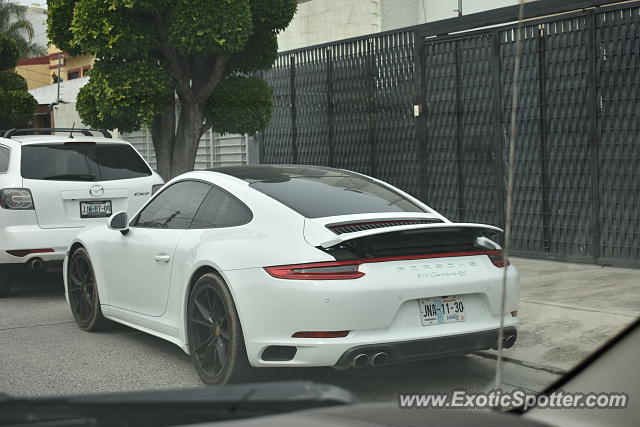 Porsche 911 spotted in Guadalajara, Mexico