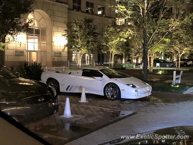Lamborghini Diablo spotted in Dallas, Texas