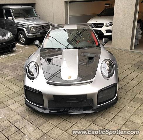 Porsche 911 GT2 spotted in Istanbul, Turkey