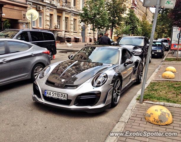 Porsche 911 Turbo spotted in Kiev, Ukraine