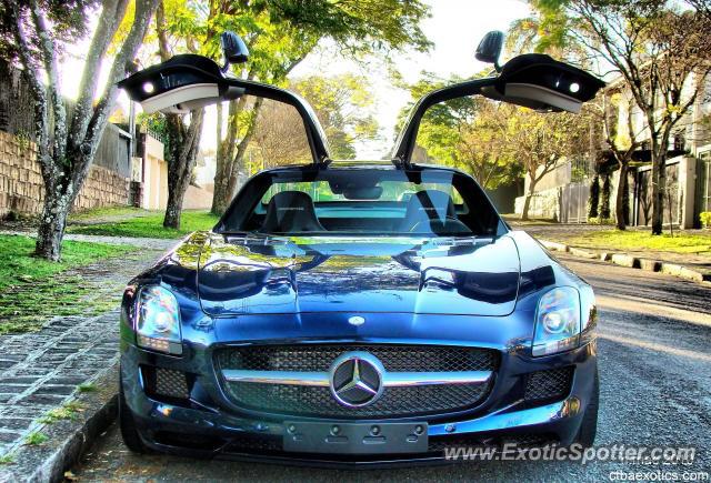 Mercedes SLS AMG spotted in Curitiba, Brazil