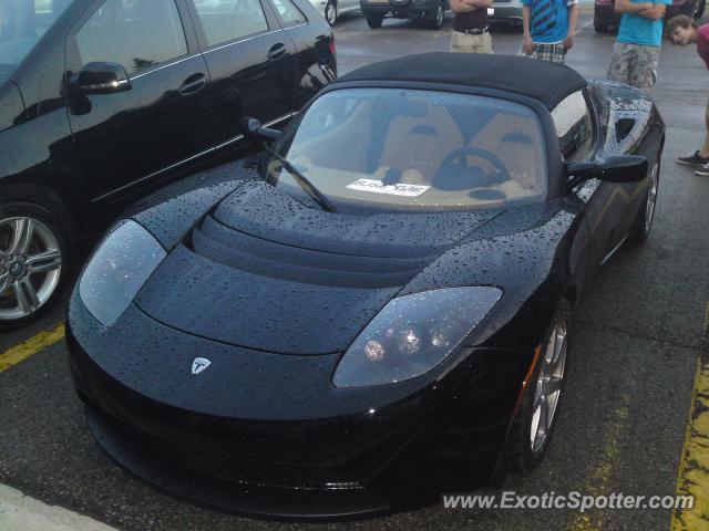 Tesla Roadster spotted in London Ontario, Canada