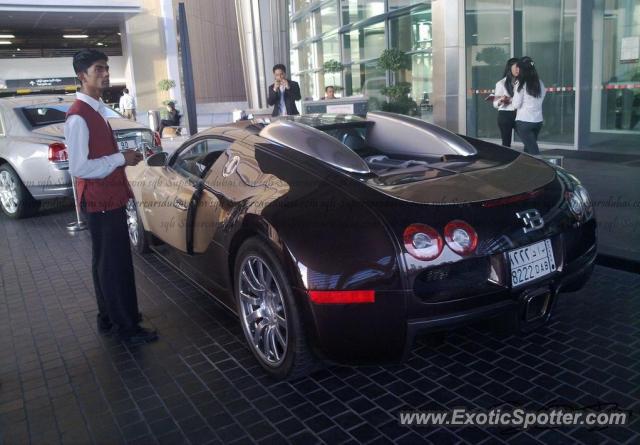 Bugatti Veyron spotted in Dubai, Saudi Arabia