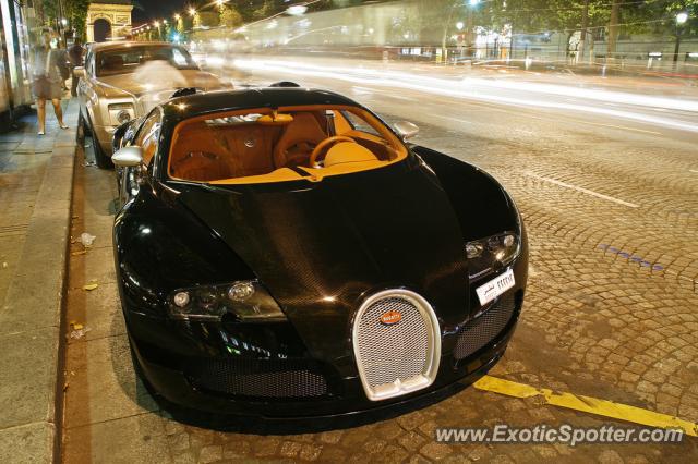 Bugatti Veyron spotted in Paris, France