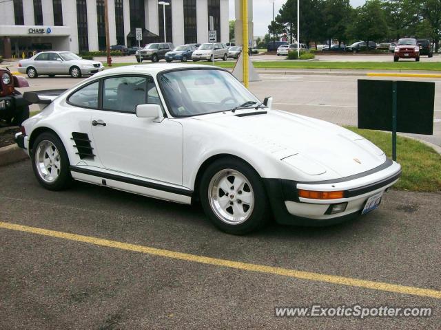 Porsche 911 Turbo spotted in Lake Zurich, Illinois