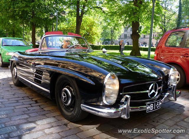 Mercedes 300SL spotted in Helsinki, Finland