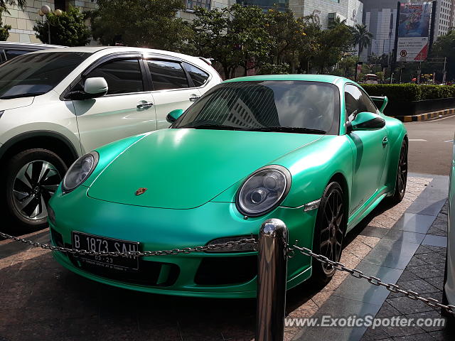 Porsche 911 spotted in Jakarta, Indonesia