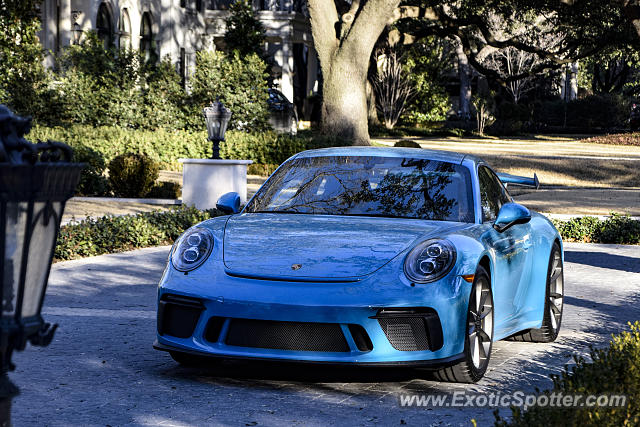 Porsche 911 GT3 spotted in Highland Park, Texas