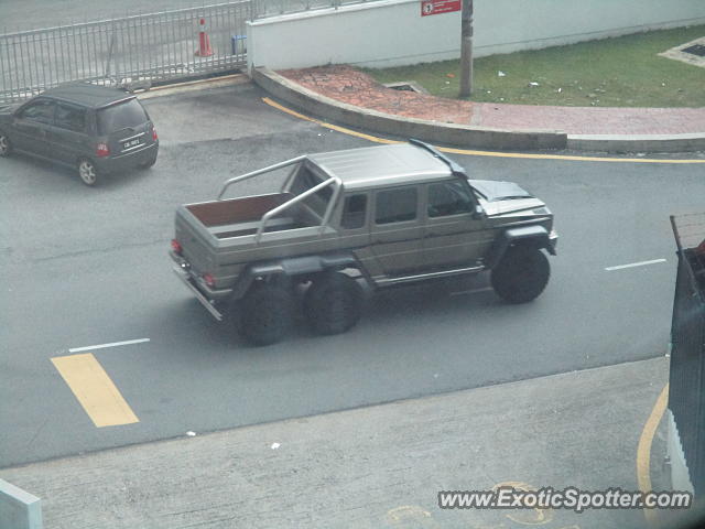 Mercedes 6x6 spotted in Kuala lumpur, Malaysia