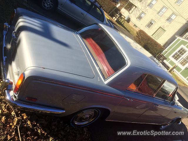 Rolls-Royce Silver Shadow spotted in Branford, Connecticut