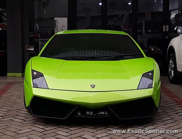 Lamborghini Gallardo spotted in Serpong, Indonesia