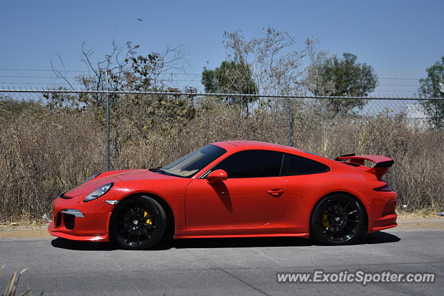 Porsche 911 GT3 spotted in Guadalajara, Mexico