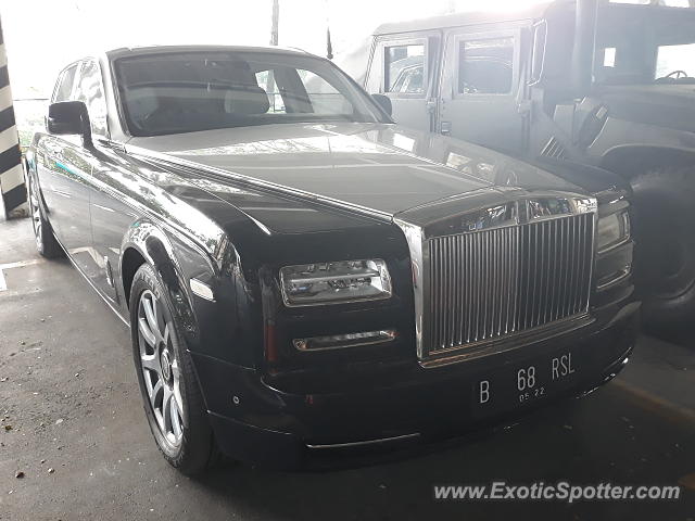Rolls-Royce Phantom spotted in Jakarta, Indonesia