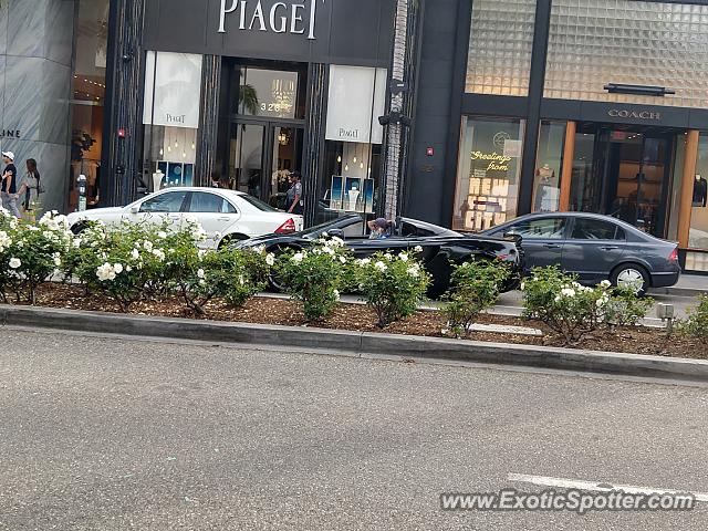 Mclaren MP4-12C spotted in Beverly Hills, California