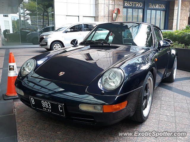 Porsche 911 spotted in Jakarta, Indonesia