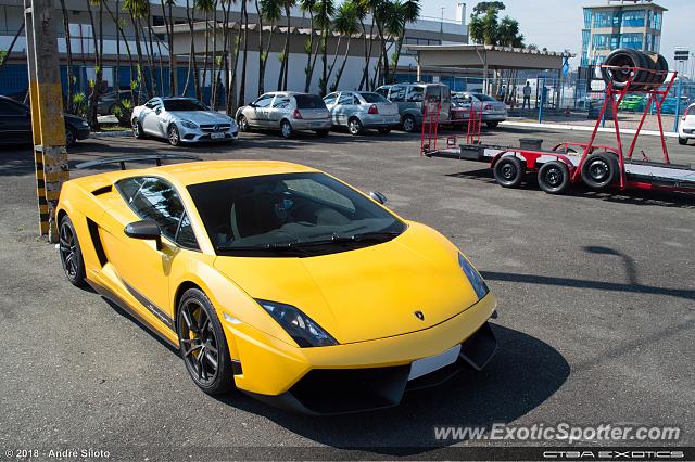 Lamborghini Gallardo spotted in Curitiba, PR, Brazil