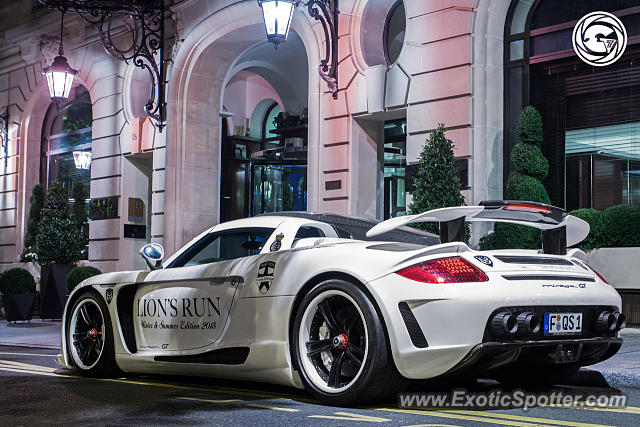 Porsche Carrera GT spotted in Paris, France