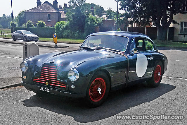 Aston Martin DB4 spotted in Thames Ditton, United Kingdom