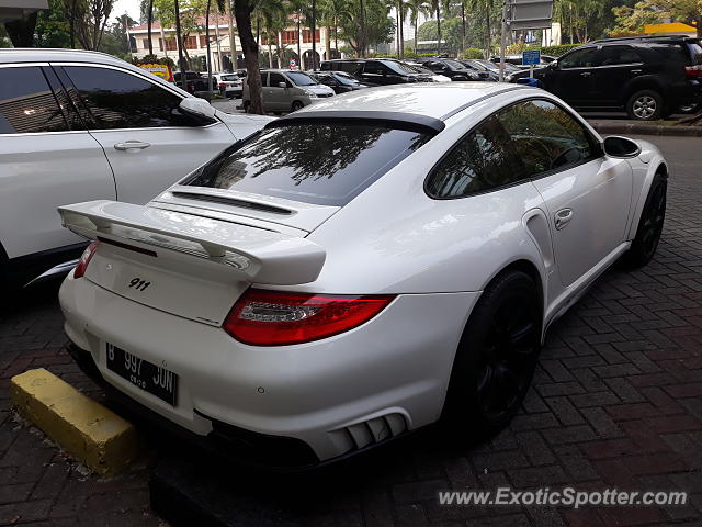 Porsche 911 GT2 spotted in Jakarta, Indonesia