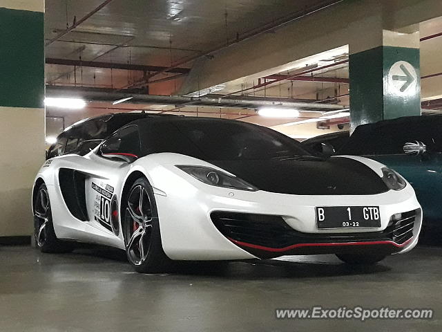 Mclaren MP4-12C spotted in Jakarta, Indonesia