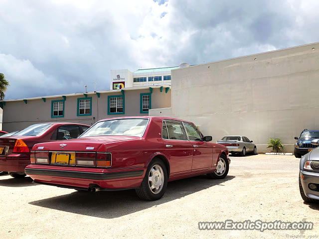 Bentley Turbo R spotted in Cayman Islands, Unknown Country