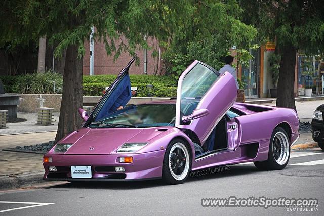 Lamborghini Diablo spotted in Taipei, Taiwan