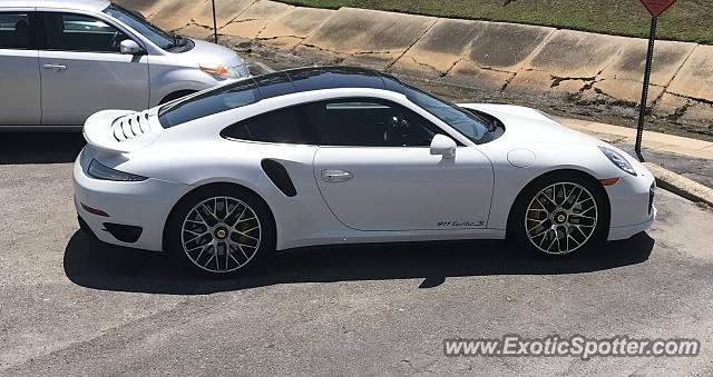 Porsche 911 Turbo spotted in Panama City, Florida