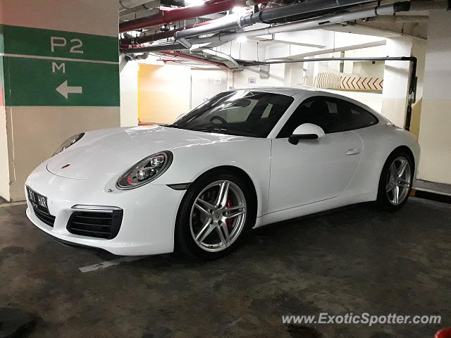 Porsche 911 spotted in Jakarta, Indonesia