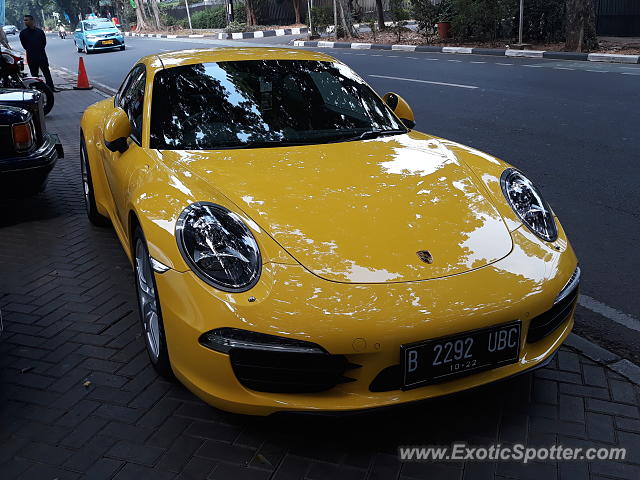 Porsche 911 spotted in Jakarta, Indonesia