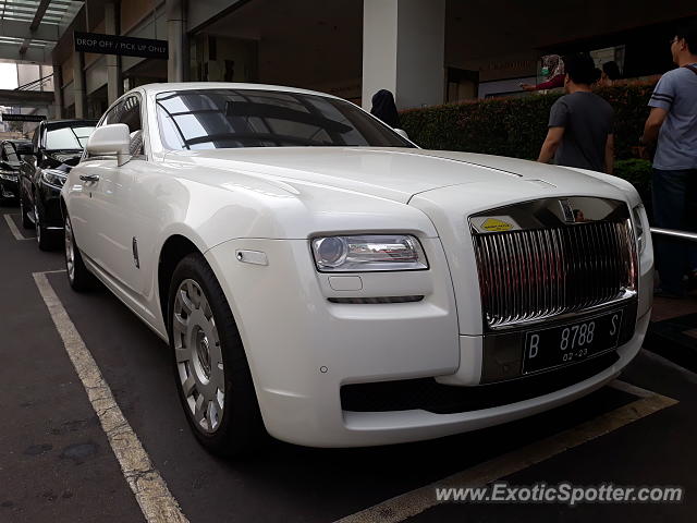 Rolls-Royce Ghost spotted in Jakarta, Indonesia
