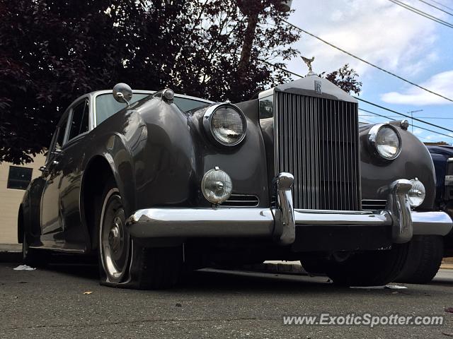 Rolls-Royce Silver Cloud spotted in Glen Ridge, New Jersey