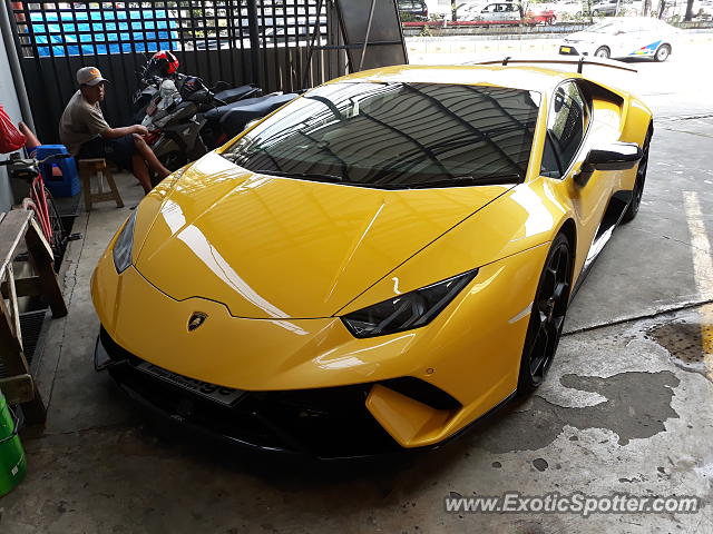 Lamborghini Huracan spotted in Jakarta, Indonesia