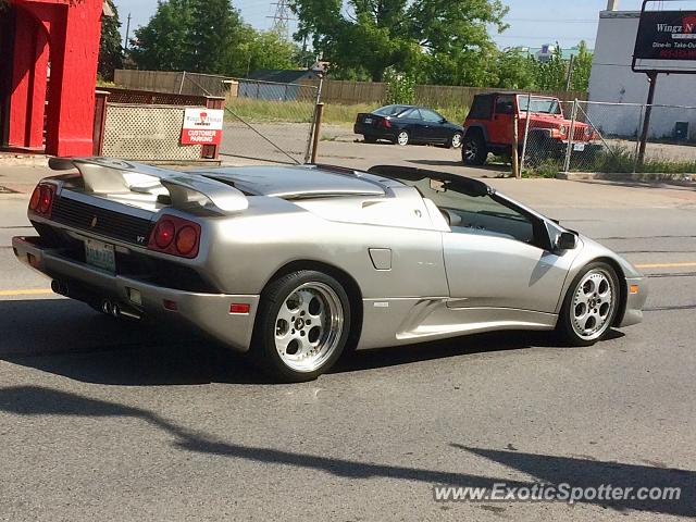 Lamborghini Diablo spotted in Niagara Falls, Canada
