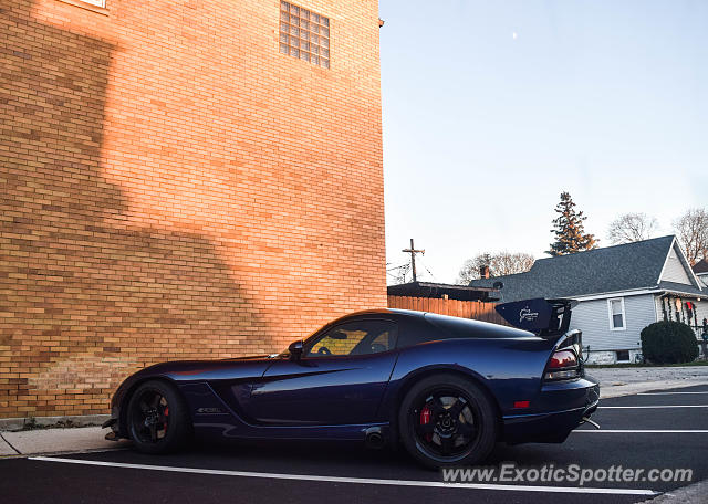 Dodge Viper spotted in Lyons, Illinois