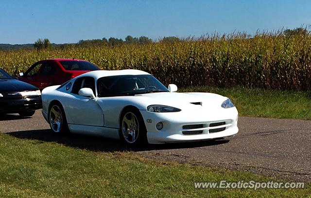 Dodge Viper spotted in New Richmond, Wisconsin