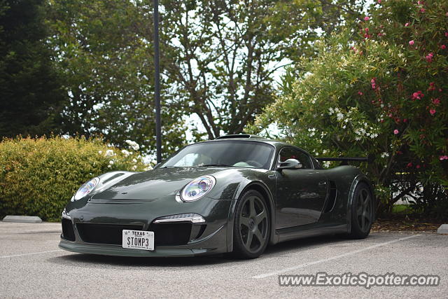 Porsche Carrera GT spotted in Carmel, California