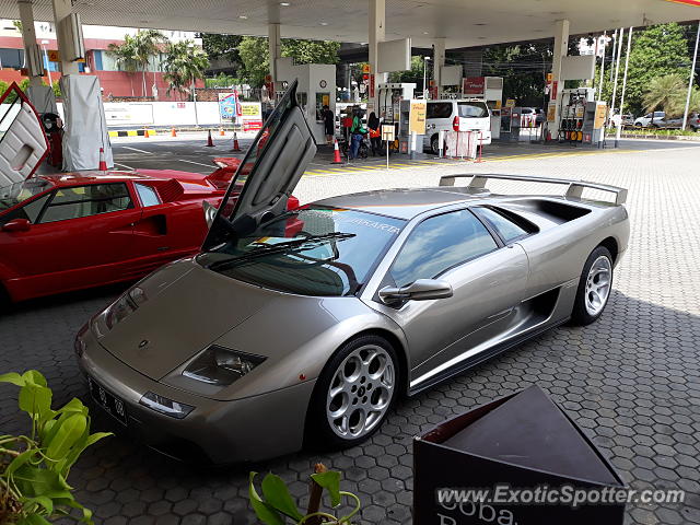Lamborghini Diablo spotted in Jakarta, Indonesia