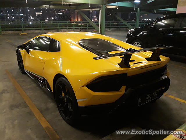 Lamborghini Huracan spotted in Jakarta, Indonesia