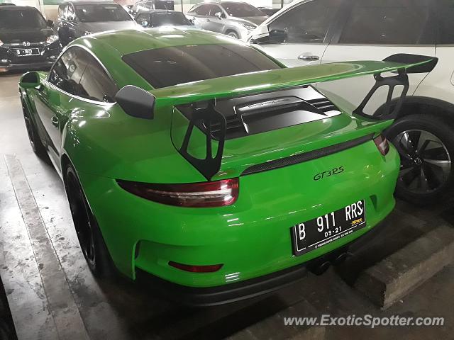 Porsche 911 GT3 spotted in Jakarta, Indonesia